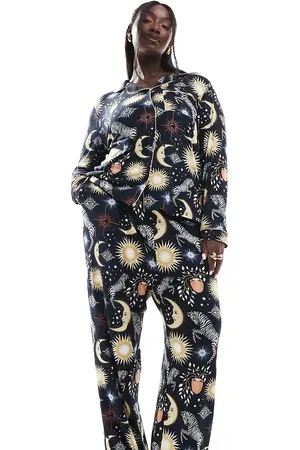 Chelsea Peers Exclusive Curve moon and zebra print short sleeve revere and short pyjama set in