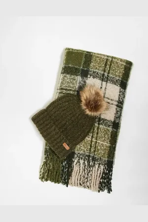Barbour Saltburn beanie and tartan scarf gift set in