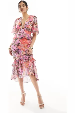 HOPE & IVY Plunge midi dress with ruffle detail in lilac floral print