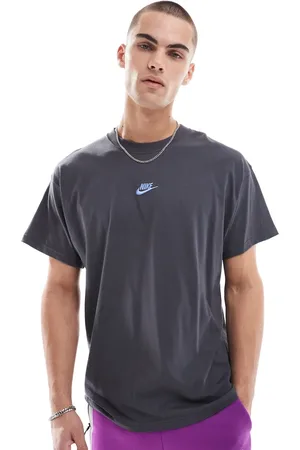Nike Club t-shirt in