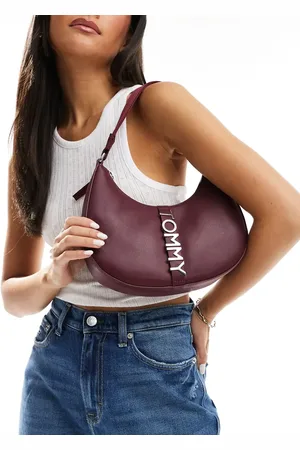 Tommy Hilfiger City bold leather shoulder bag in burgundy