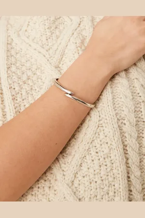 DesignB London Thin molten bangle bracelet in