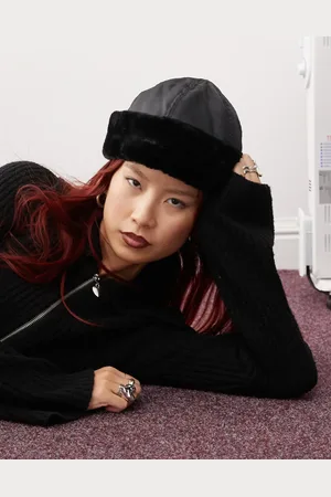 Monki Faux fur soft nylon short hat in