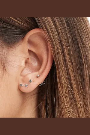 Kingsley Ryan Mini star ear crawler in sterling