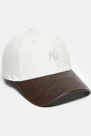 New Era NY Yankees 9twenty cap with contrast PU leather peak in ivory