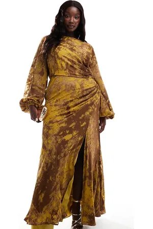 ASOS ASOS DESIGN Curve long sleeve cut out bias maxi dress in abstract burnout print