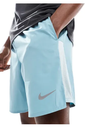 Nike Challenger Dri-FIT 7 inch shorts in