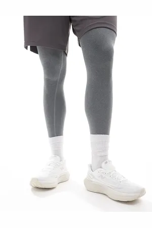 New Balance 1080 running trainers in