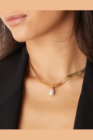 DesignB London Flat snake chain necklace with pearl charm in