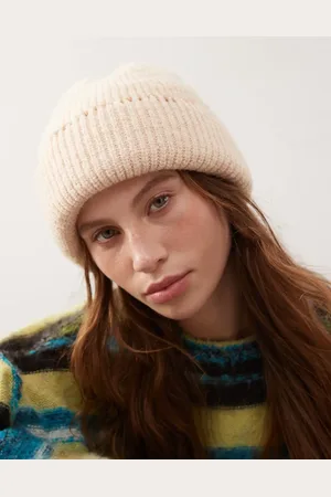 Reclaimed Beanie with stitch detail in beige