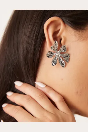 DesignB London Flower stud earrings with crystal detail in