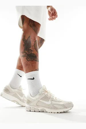 Nike Zoom Vomero 5 unisex trainers in cream