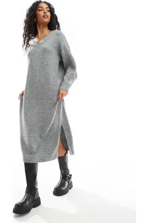 VERO MODA Oversized knitted v neck midi dress in medium melange