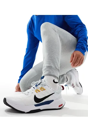 Nike Juniper Trail 2 trainers in and black
