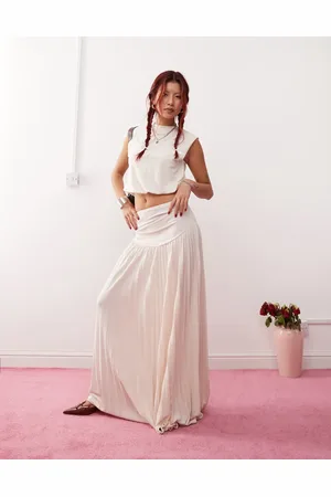 Lioness Pleated drop waist knitted maxi skirt co-ord in ivory