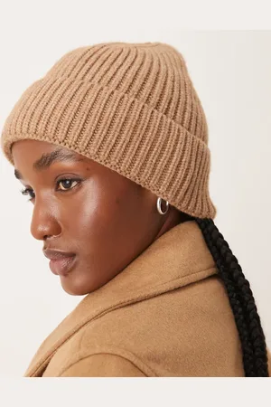 Sui Ava Nico beanie in camel