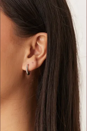 DesignB London Mini huggie hoop earrings in