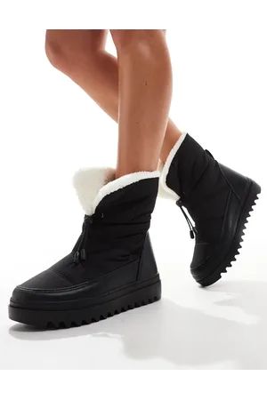 South Beach Padded Mini Boot with Toggle in