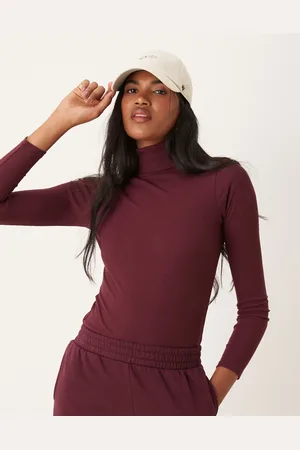 New Look Ribbed roll neck top in burgundy