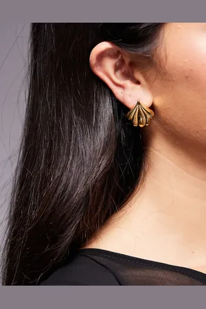 Neck On The Line Vintage style pleated studs in plated