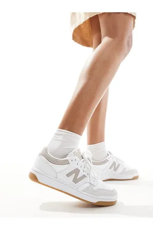 New Balance 480 trainers in and beige with gum sole