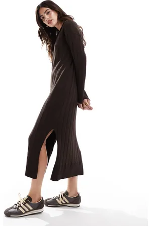 VERO MODA Aware v neck knitted ankle dress in chocolate