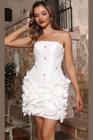Terani Couture 251P4059 - Straight Neck Floral Applique Cocktail Dress