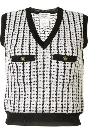 CHANEL 1997 bouclé knitted vest