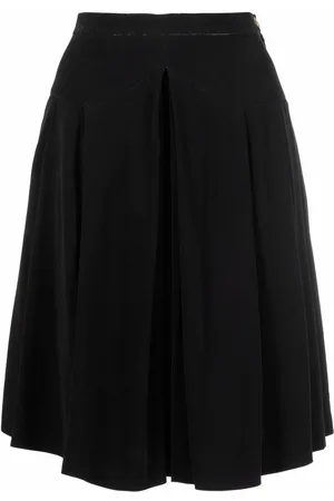 CHANEL 1990s CC button pleated skirt