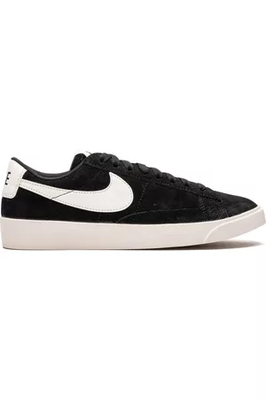 Nike blazer low sd on sale black