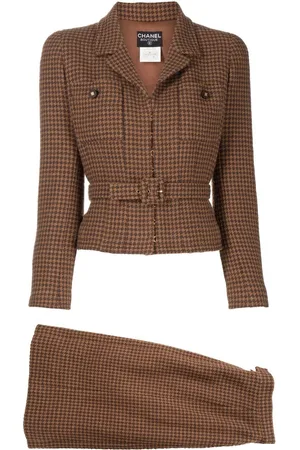CHANEL 1996-1997 tweed belted skirt suit