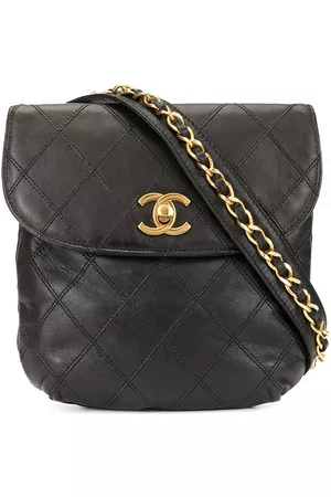 CHANEL Flap belt bag