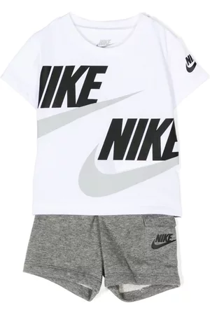 Nike Shorts - Logo-detail elasticated-waist shorts
