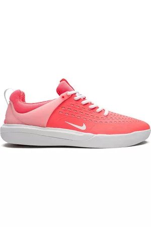 Nike SB Zoom Nyjah 3 "Hot Punch" sneakers