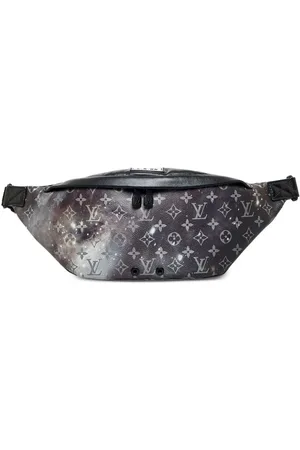 LOUIS VUITTON 2018 pre-owned Discovery belt bag