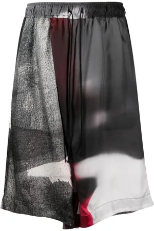 JULIUS Graphic-print bermuda shorts