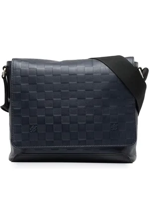 Louis Vuitton 2019 Pre-owned District PM Messenger Bag - Black