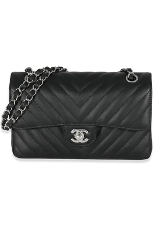 Chanel Calfskin Black Chevron Gold Tone Metal Medium Flap Bag A91588 at  1stDibs