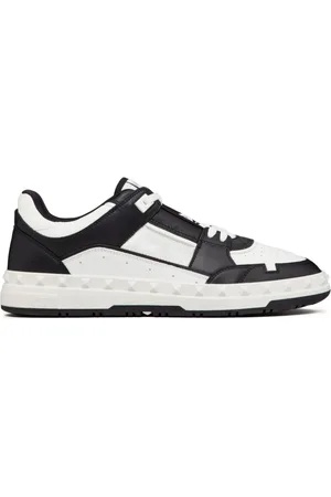 VALENTINO GARAVANI Freedots low-top leather sneakers
