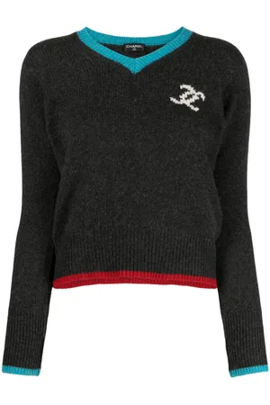 CHANEL 2000s intarsia-logo cashmere jumper