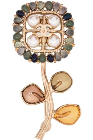CHANEL 2019 CC-plaque flower brooch