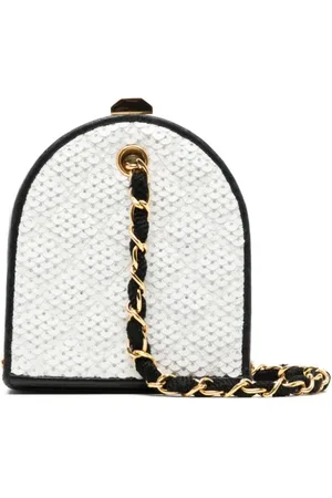 CHANEL Sequin-embellished clutch bag