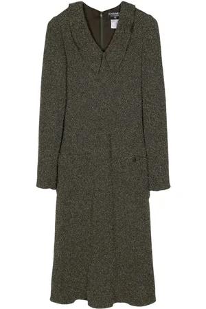 CHANEL 1997 pointed-collar tweed dress