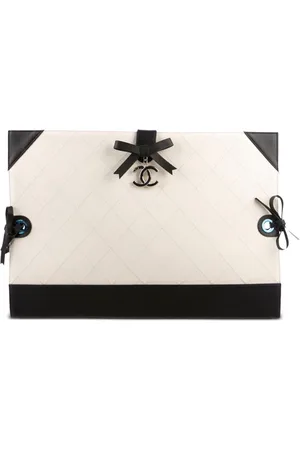 CHANEL 2014 CC diamond-quilted clutch bag
