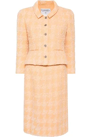 CHANEL 1996 bouclé skirt suit