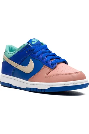 Nike Dunk Low SE Grade School "Salmon Toe" sneakers