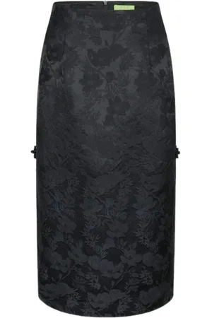 SHANGHAI TANG Floral embroidered skirt