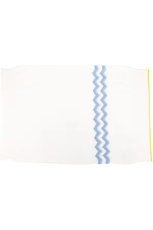 Gensami 3D-knit-detailing blanket