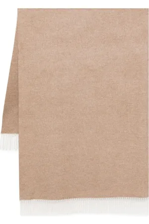D4.0 Fringed blanket