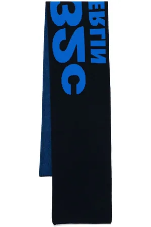 032c Selfie scarf